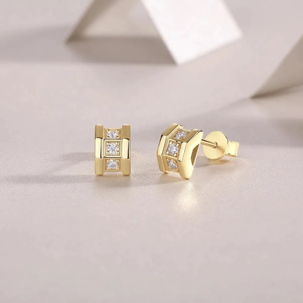 Isira Earrings – 18K Gold